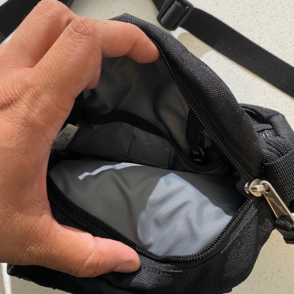 New Hiking and Outdoor bag, camping and camera side shoulder bag unisex - Picture 6 of 13